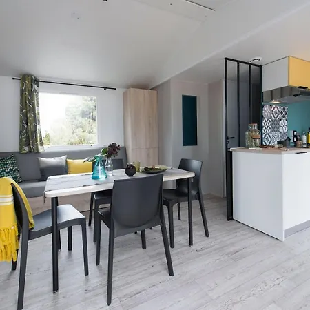 مكان تخييم U Farniente *