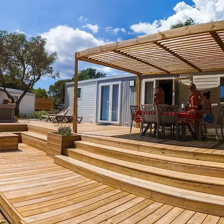 U Farniente بونيفَسْيو